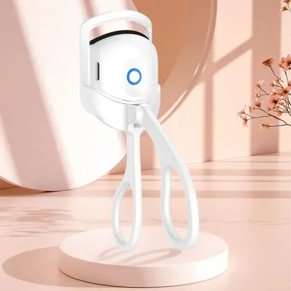 USB Rechargeable Electric Heated Eyelash Curler ā Quick Heating, Long-Lasting Curl